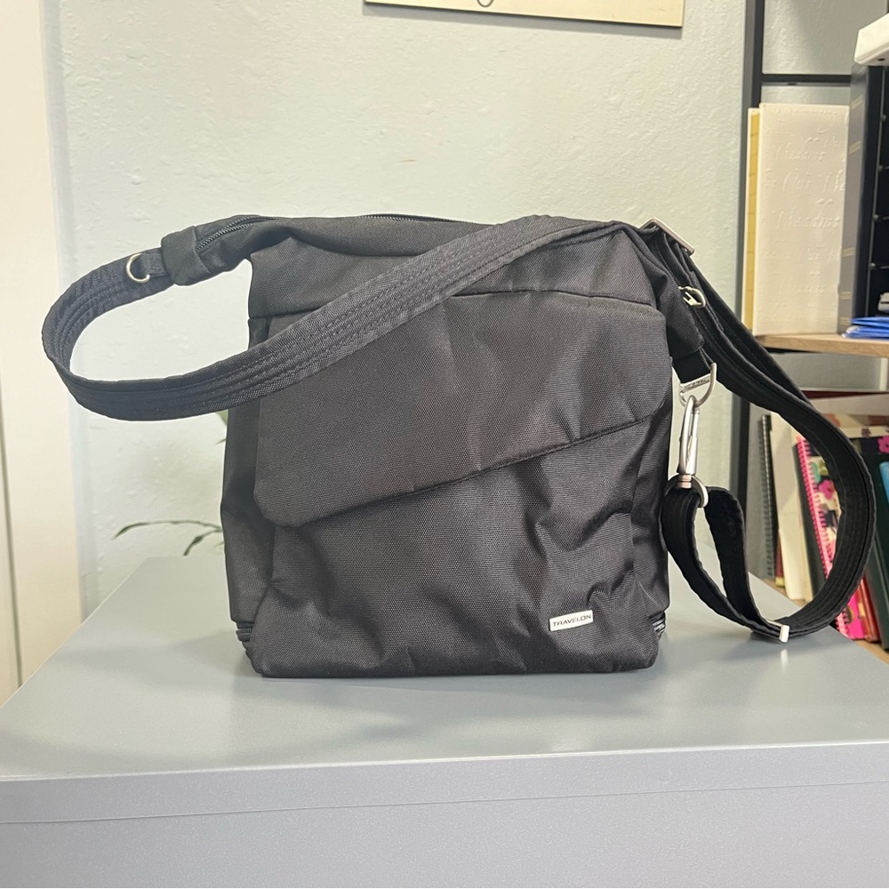 Travelon Anti-theft Crossbody Bag
